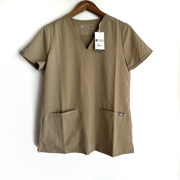 🆕 Figs Casma three-pocket top color: sandstone beige size xs NWT - Picture 1 of 7